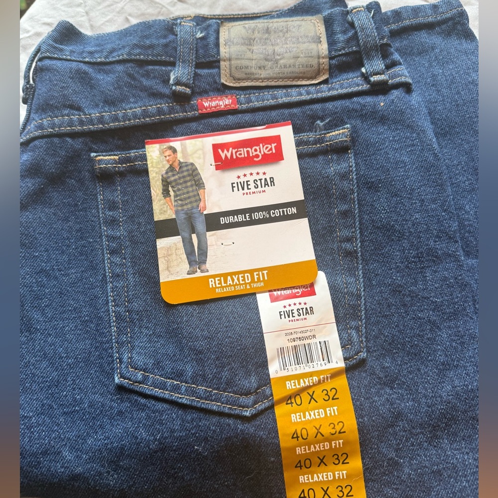 Wrangler Men's Relaxed Fit Denim Jeans 2 pair, one new and one worn twice